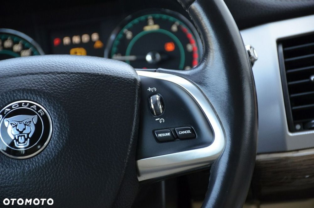 Jaguar XF - 40