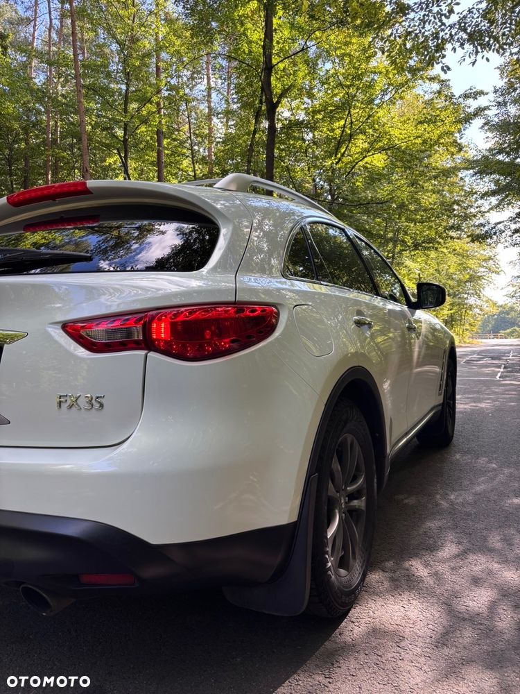 Infiniti FX FX35 - 10
