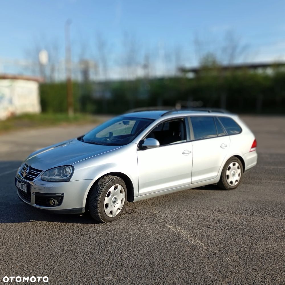 Volkswagen Golf - 6