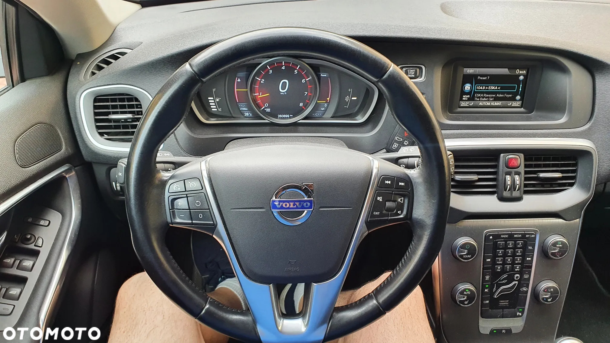 Volvo V40 T3 Momentum - 33