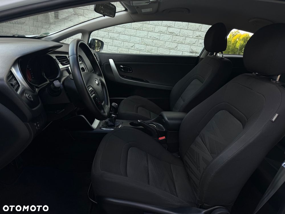 Kia Ceed - 23