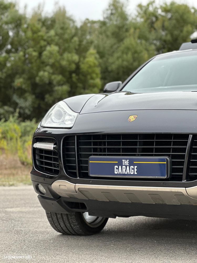 Porsche Cayenne Turbo - 25