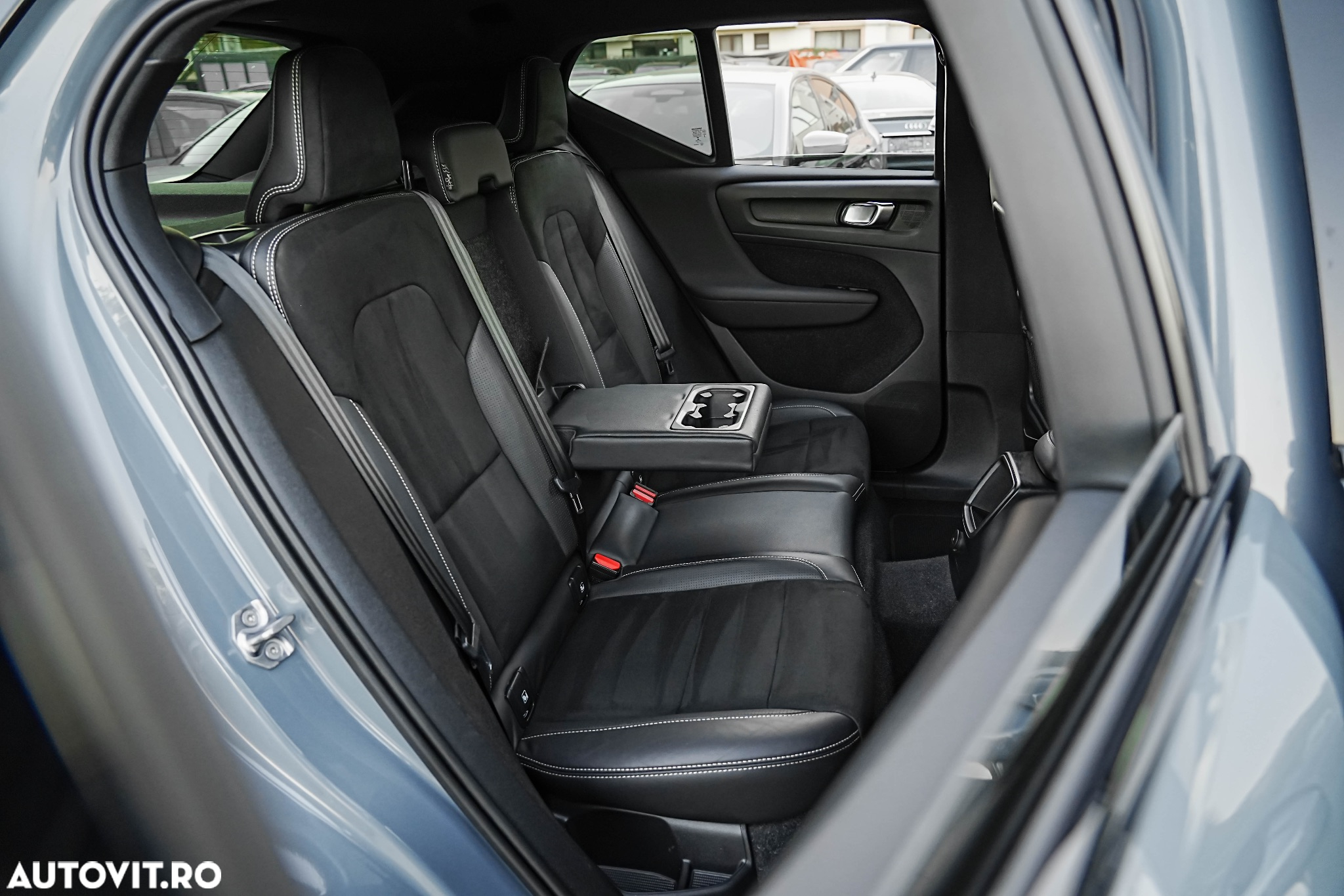 Volvo XC 40 Recharge T5 Twin Engine AT7 R-Design - 20