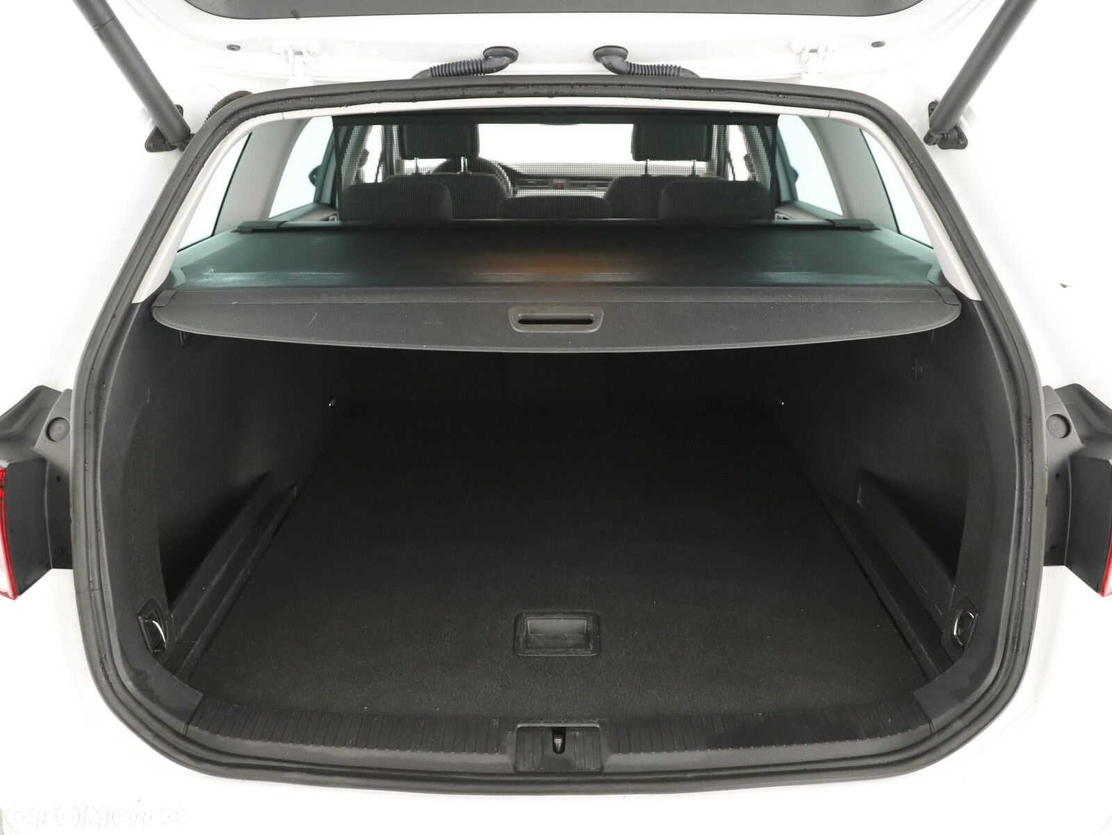 Volkswagen Passat - 20