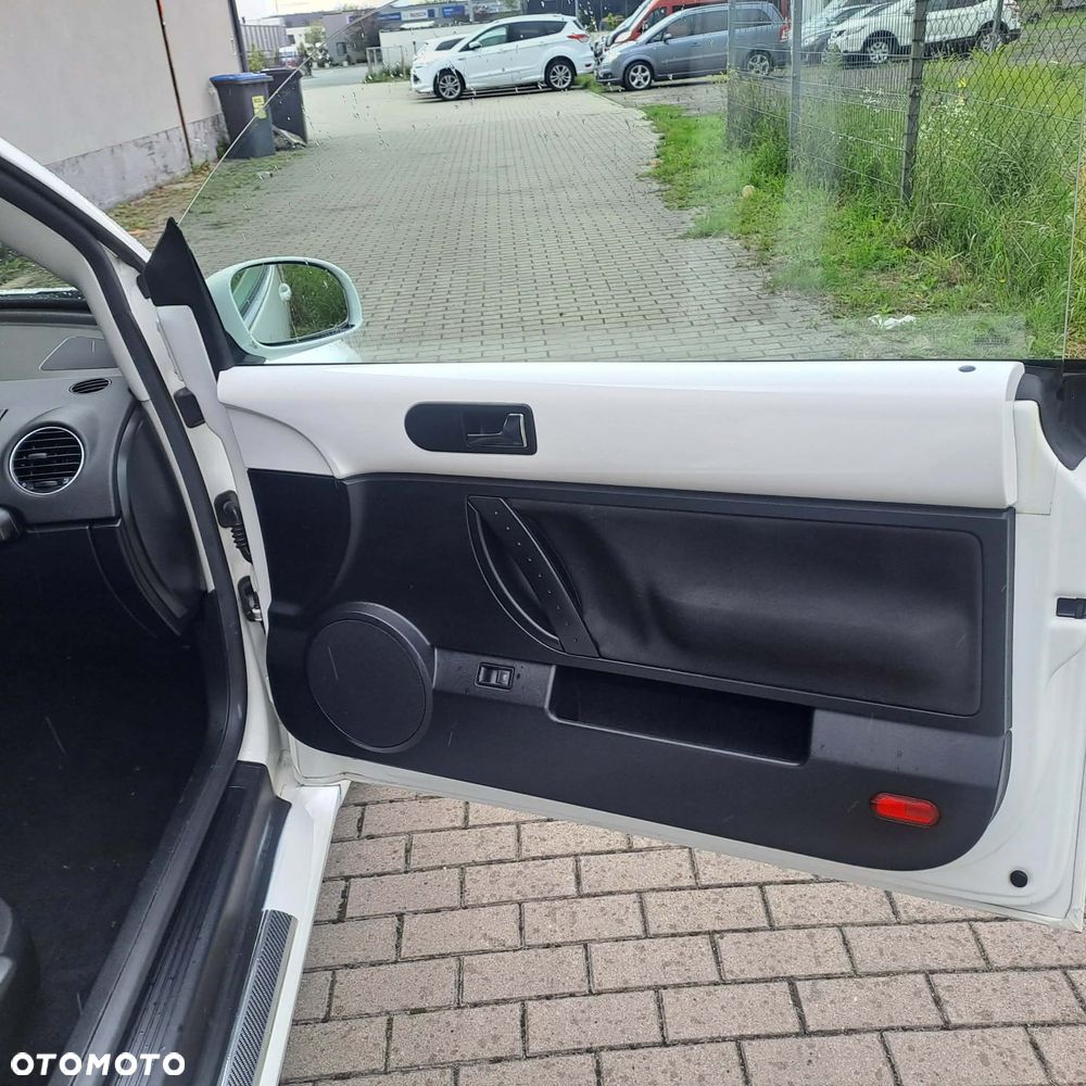 Volkswagen New Beetle 2.0 - 24