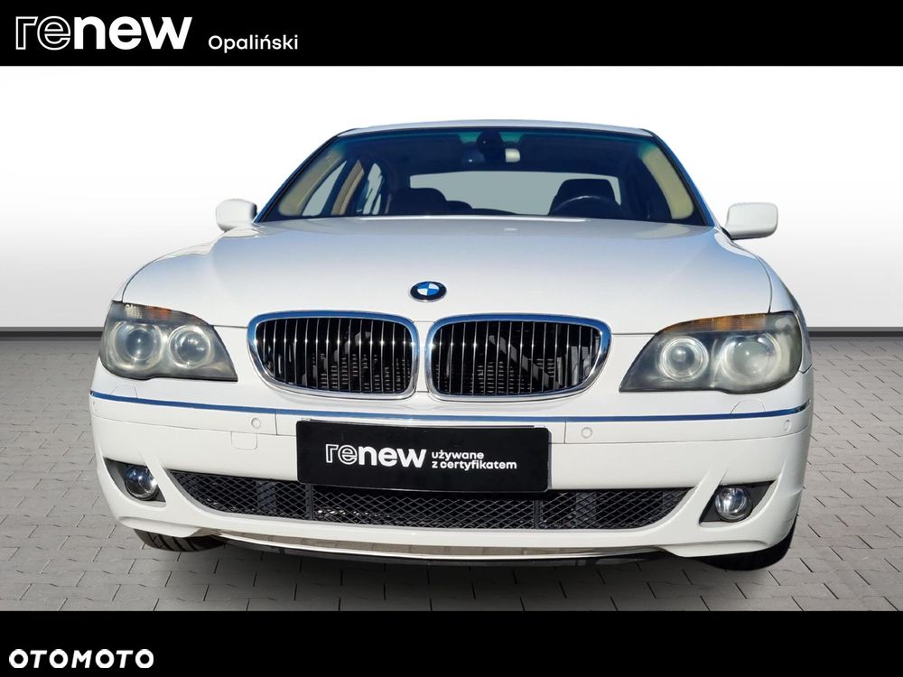 BMW Seria 7 750i - 8