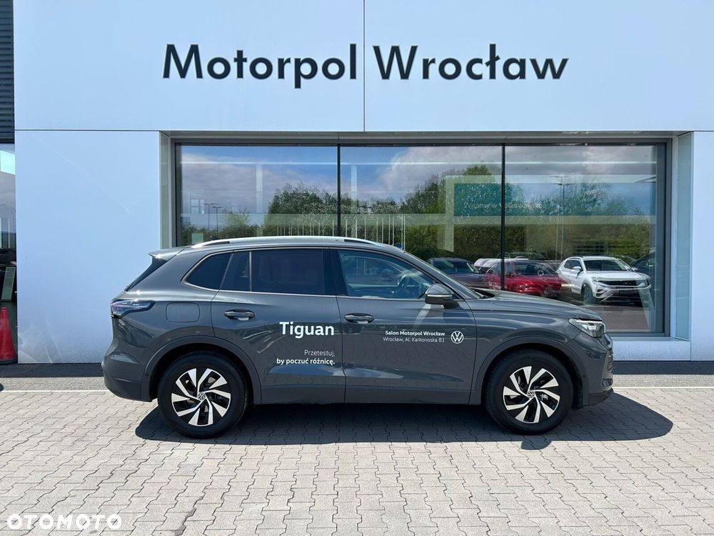 Volkswagen Tiguan - 11