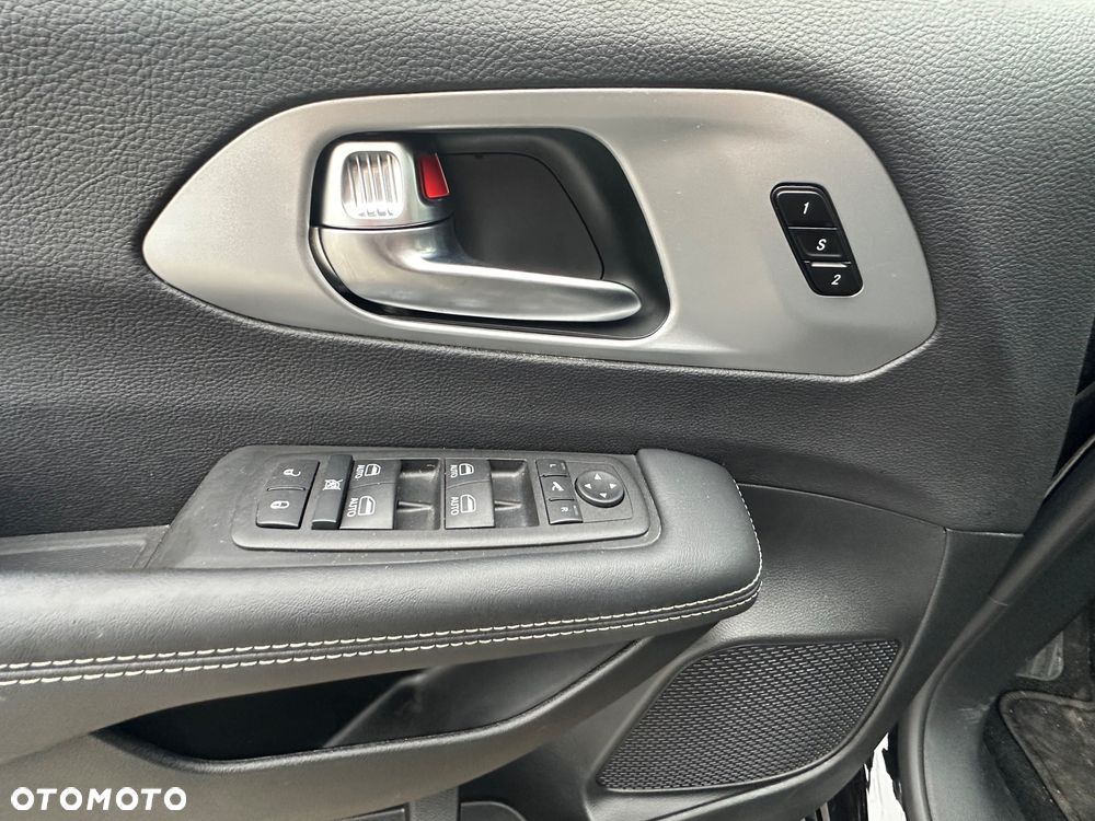 Chrysler Pacifica - 20