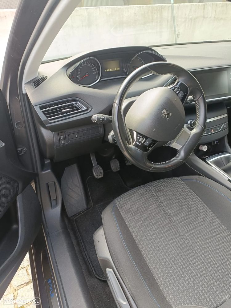 Peugeot 308 SW - 15