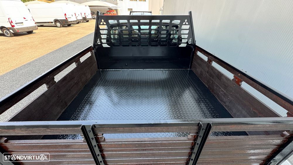 Mitsubishi L-200 Cabine dupla 4X2 - 23