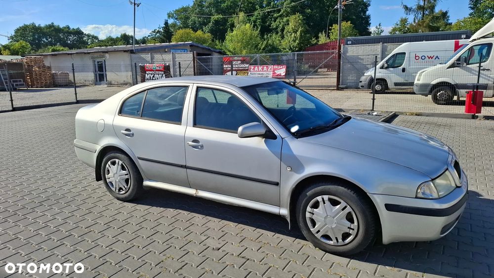 Skoda Octavia 2.0 Ambiente - 2