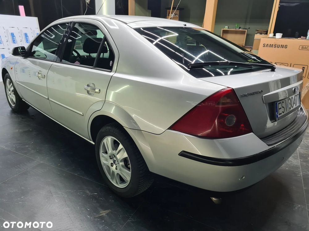 Ford Mondeo 1.8 Ghia X - 8
