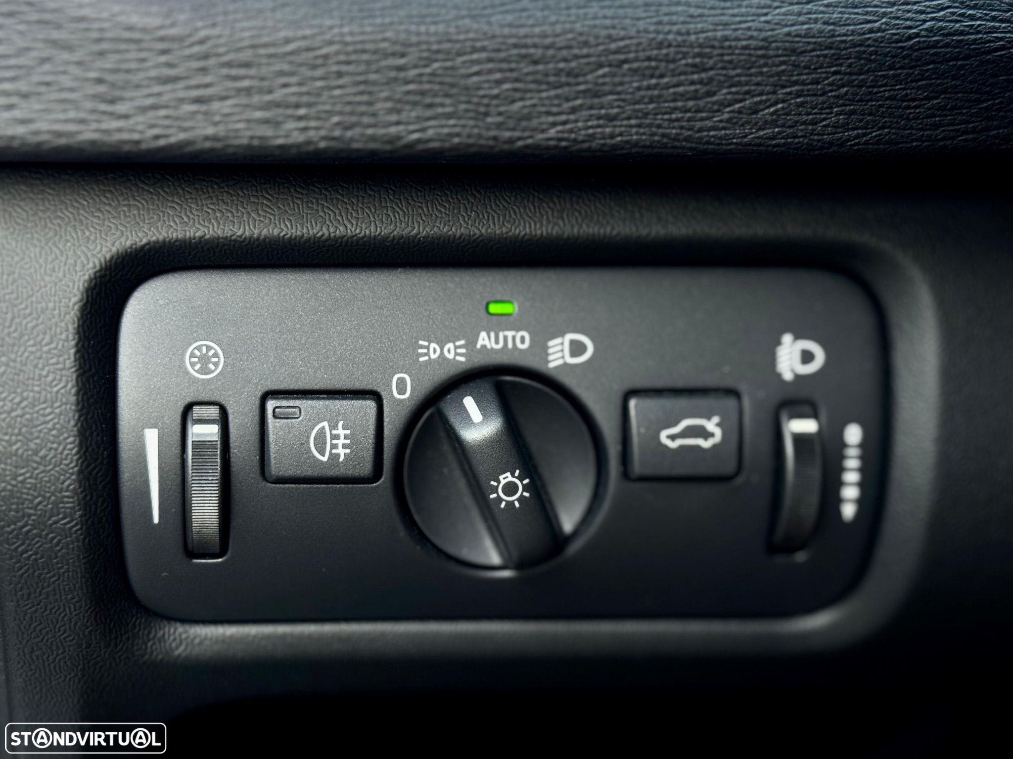 Volvo V40 1.6 D2 R-Design Momentum - 23