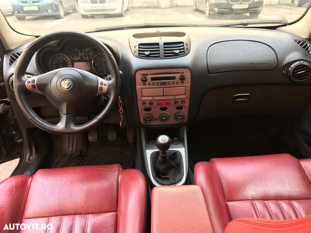 Alfa Romeo 147 1.9 JTD 16V M-Jet Distinctive - 11