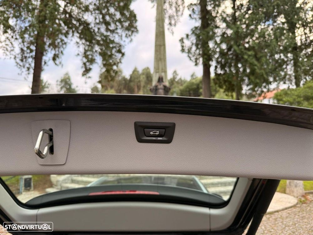 BMW 320 d Touring EfficientDynamics - 22