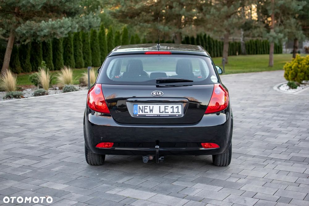Kia Ceed - 24