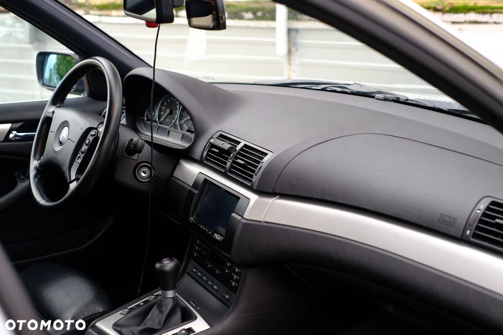 BMW Seria 3 330i - 7