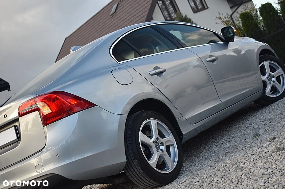 Volvo S60 D3 Geartronic Momentum - 38