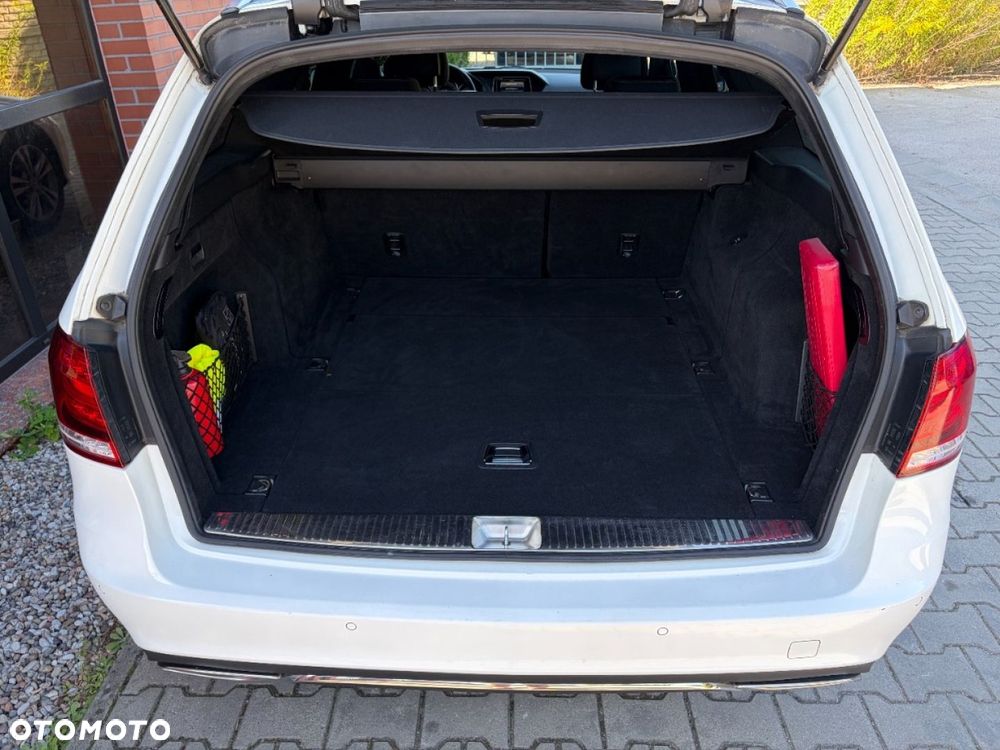 Mercedes-Benz Klasa E 250 CDI 7G-TRONIC Elegance - 29