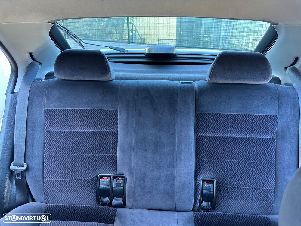 Honda Civic 1.5i LS - 10