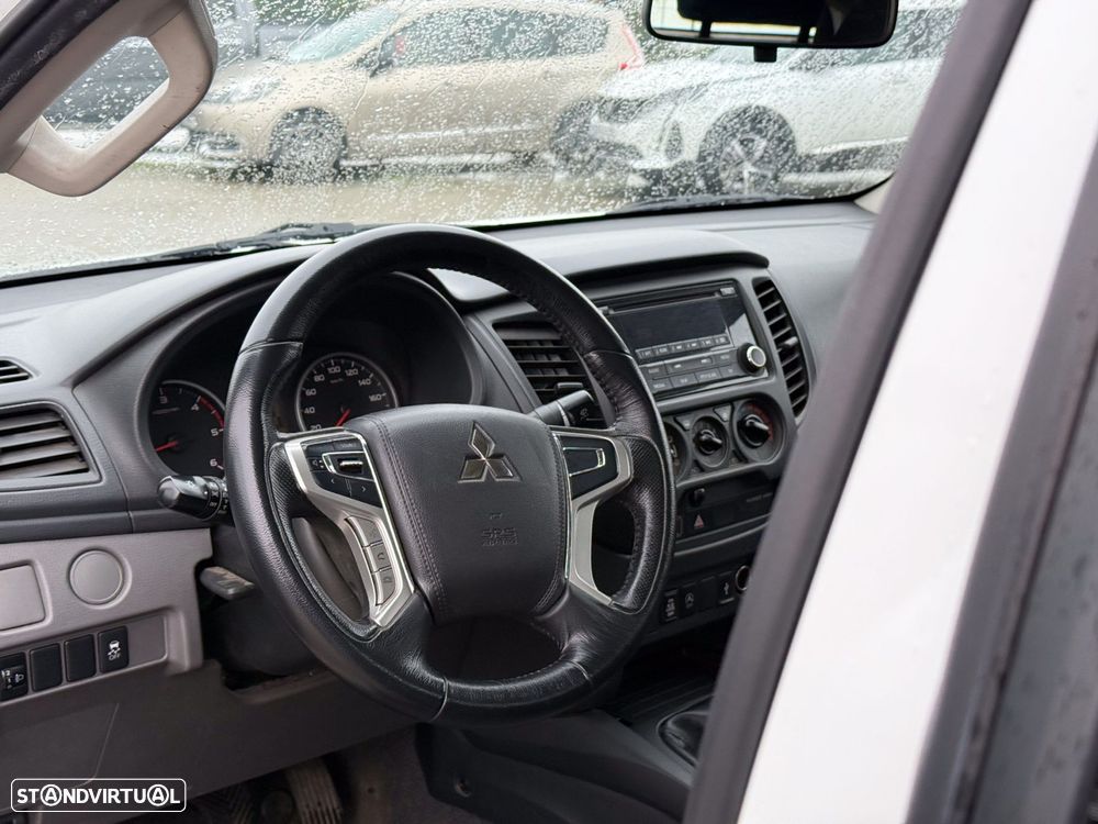 Mitsubishi L200 2.4 DI-D CD Invite 4WD - 10