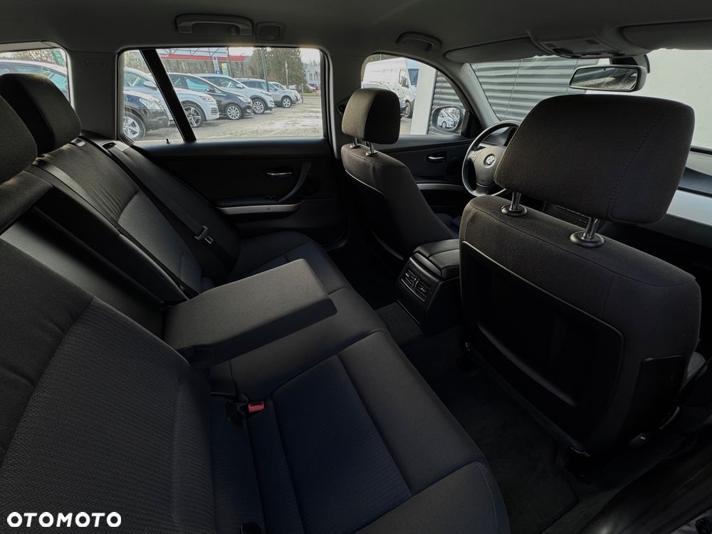 BMW Seria 3 320d DPF - 30