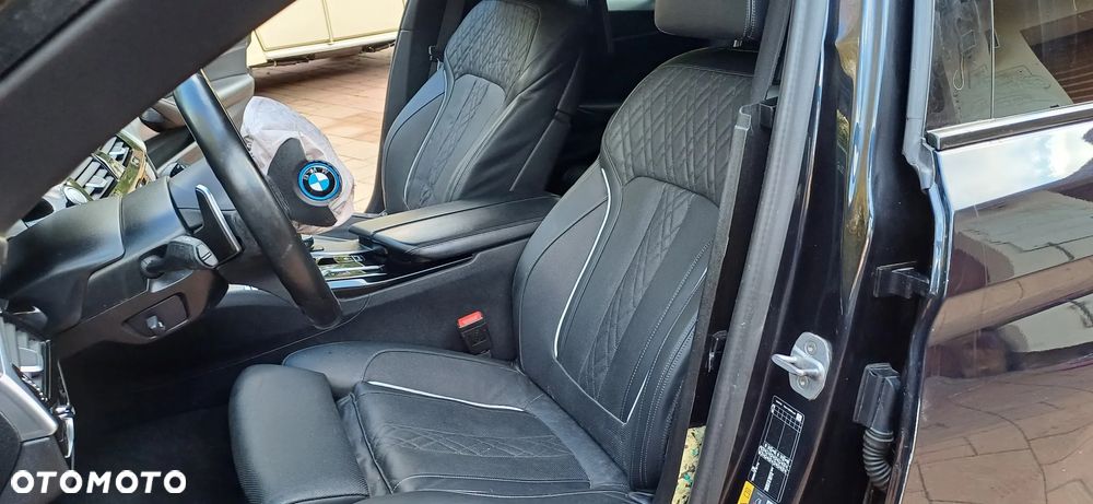 BMW Seria 5 530e xDrive - 11