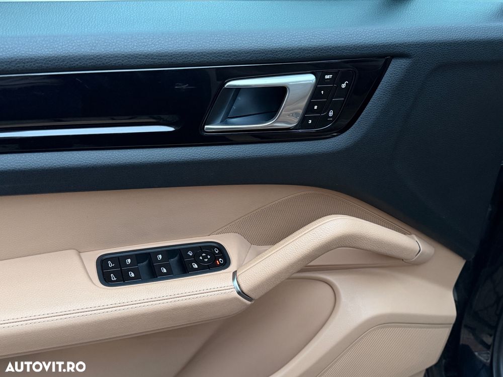 Porsche Cayenne Standard - 14