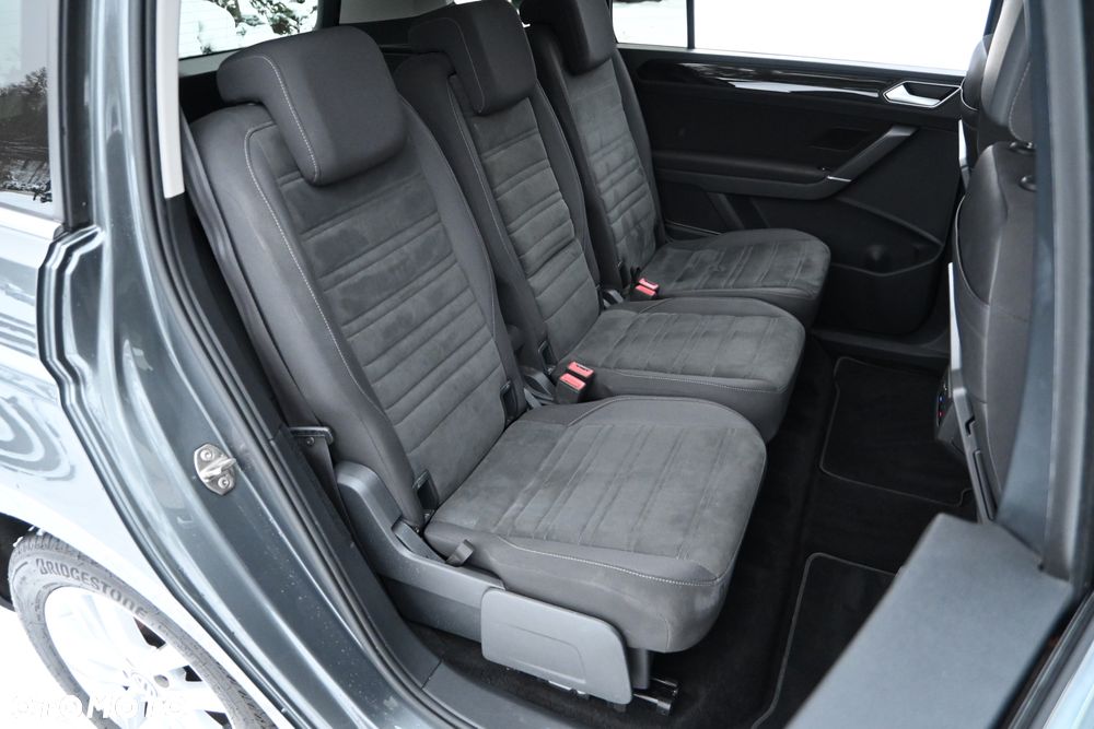 Volkswagen Touran 2.0 TDI SCR Highline - 28