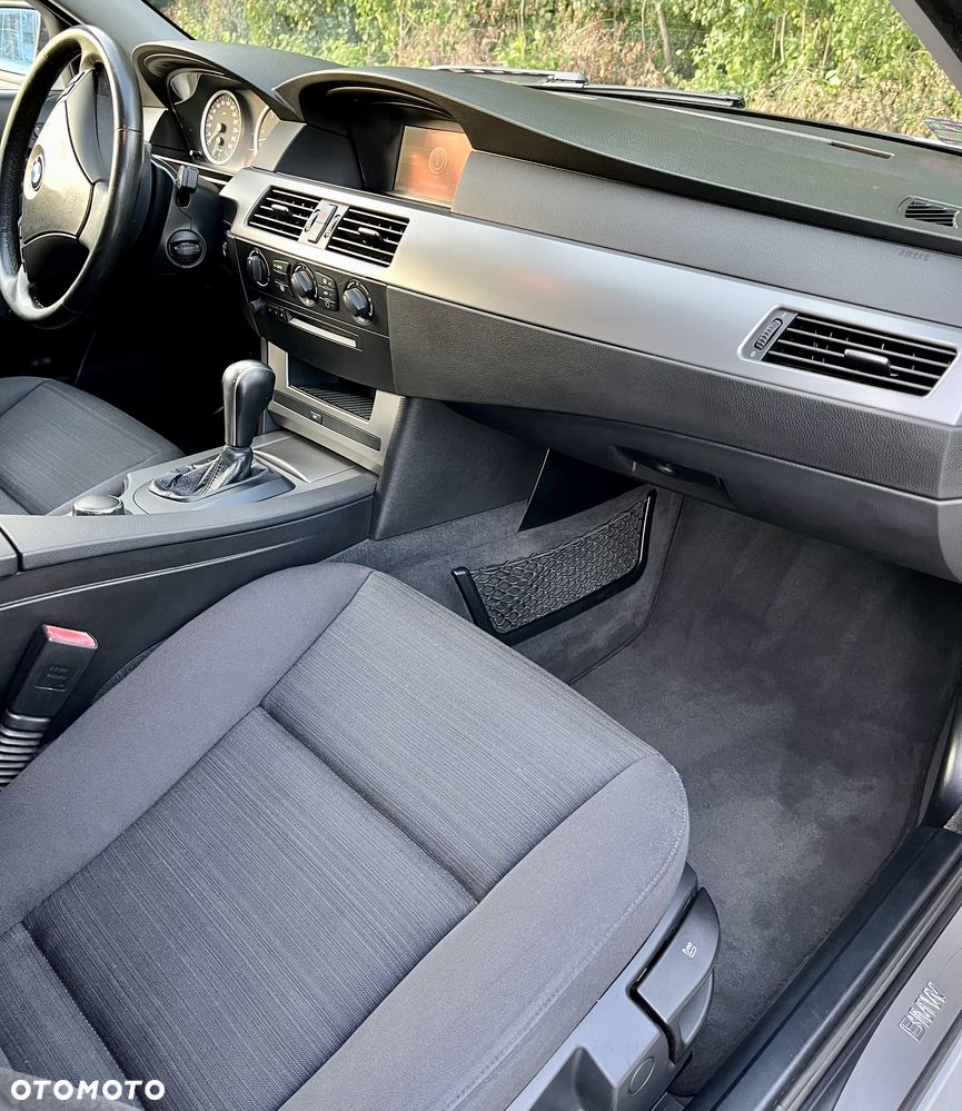 BMW Seria 5 525d - 5