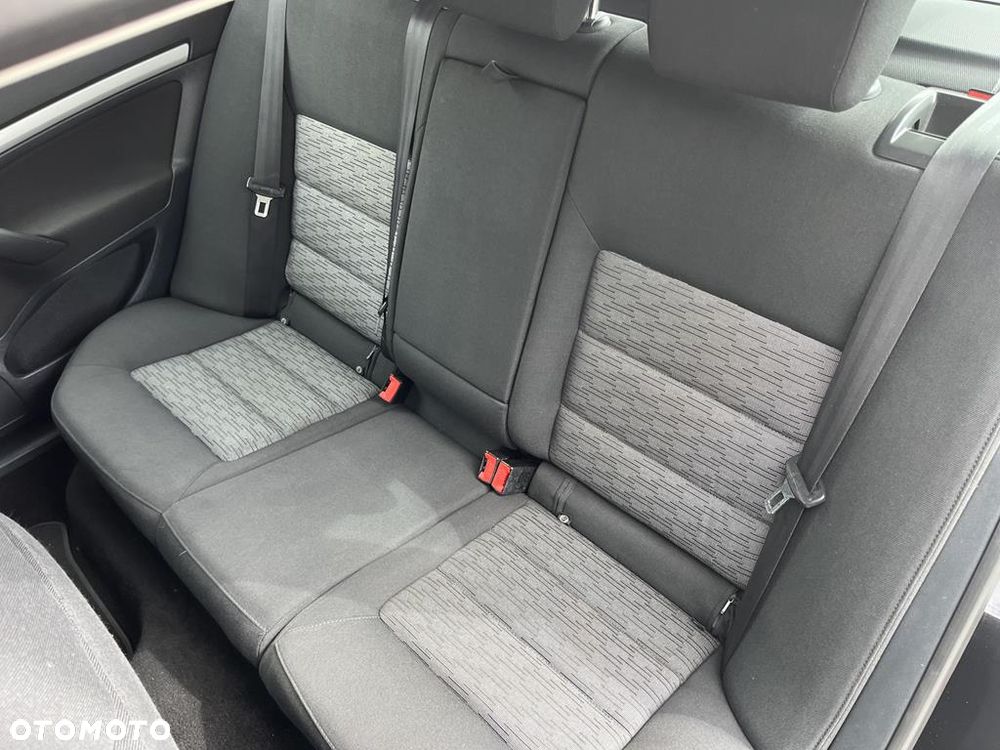 Skoda Octavia 1.6 TDI DPF Ambiente - 26