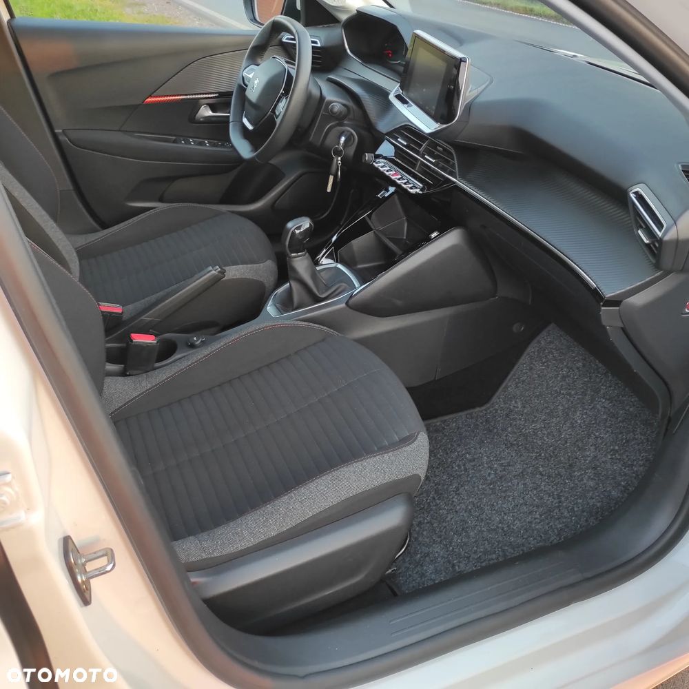 Peugeot 208 - 7