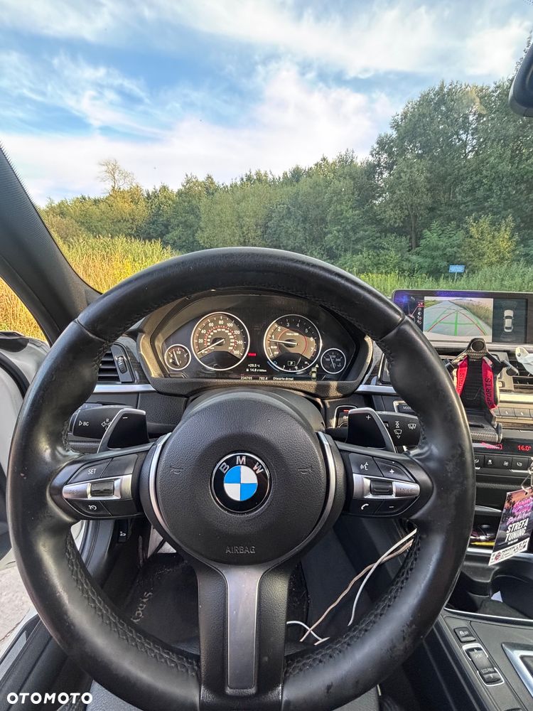BMW Seria 3 335i xDrive Sport Line - 16