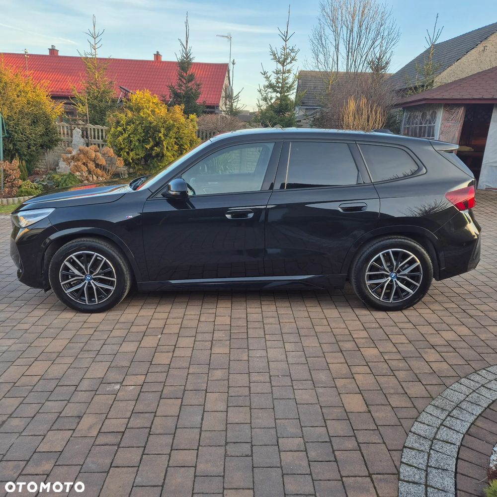BMW iX1 xDrive30 M Sportpaket - 2