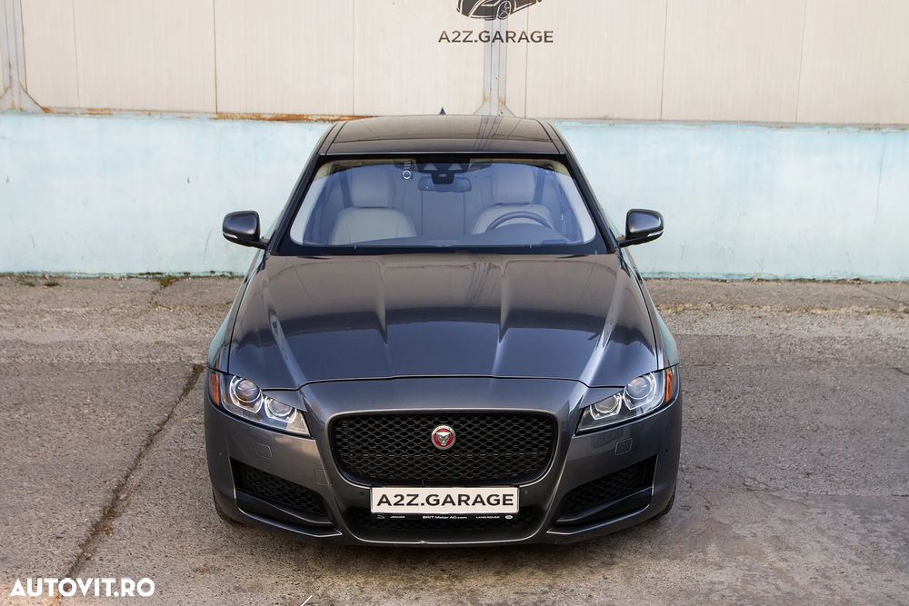 Jaguar XF 35t RWD Prestige - 10