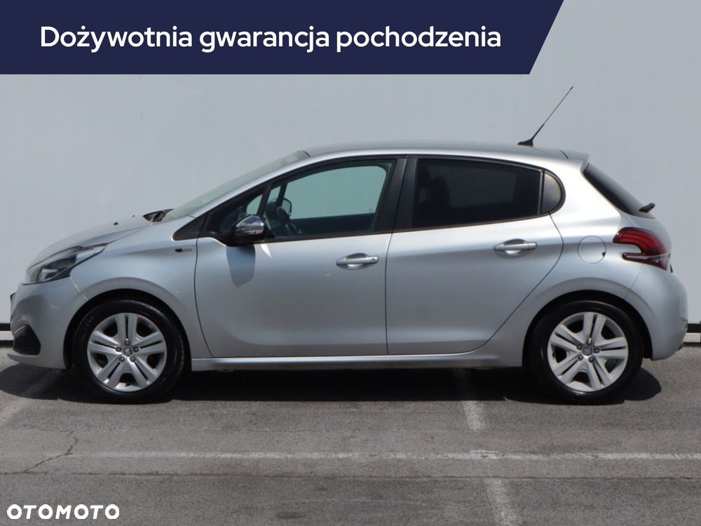 Peugeot 208 - 4