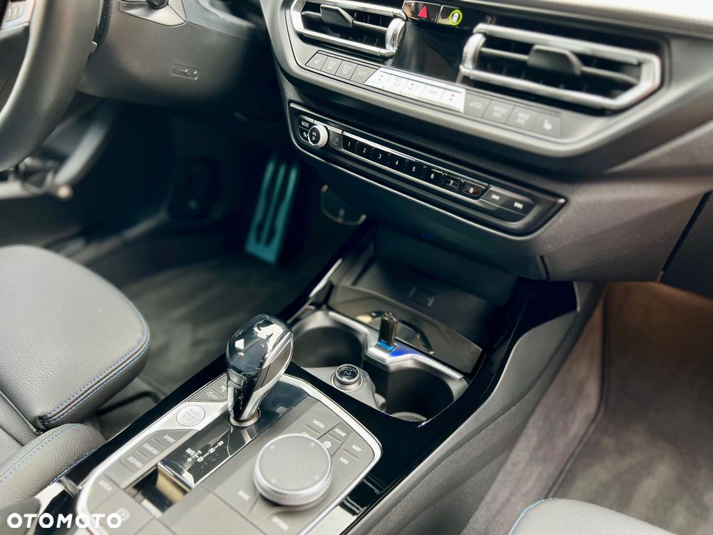 BMW Seria 1 118d M Sport Shadow - 12