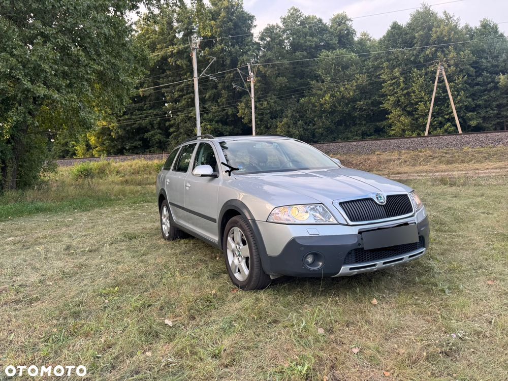 Skoda Octavia Scout 2.0 TDI DPF - 9
