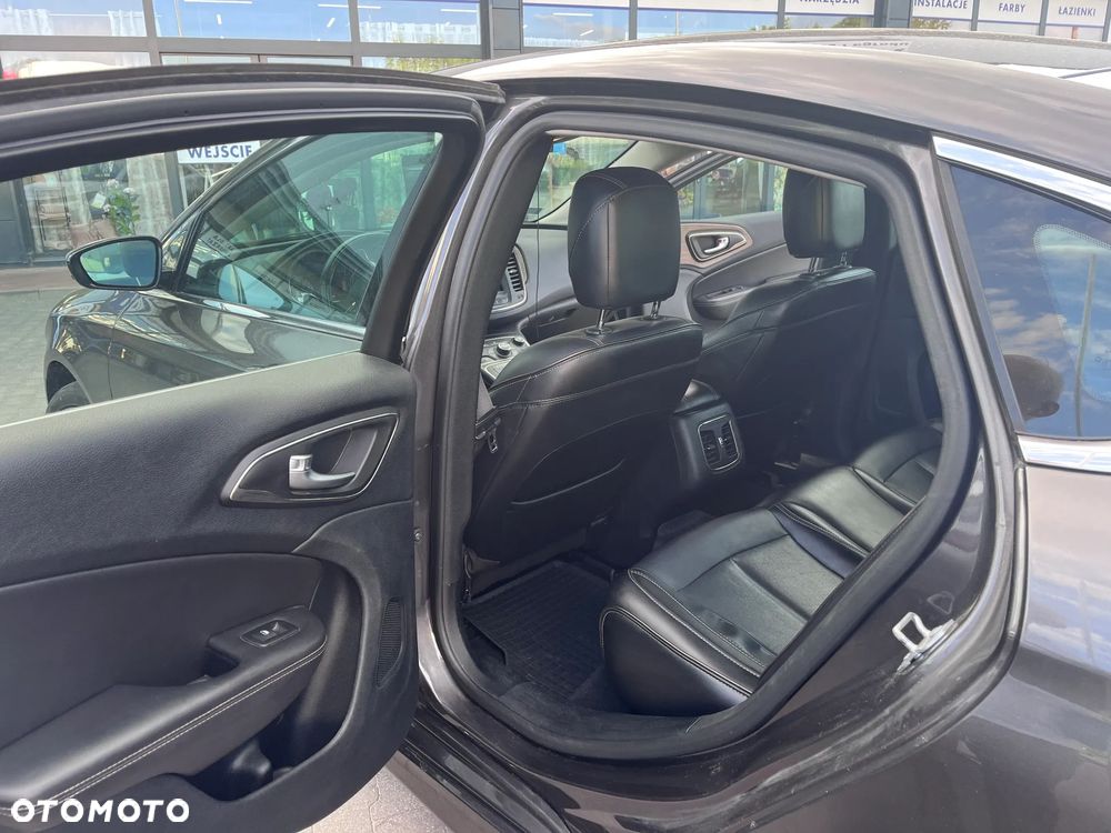 Chrysler 200 - 17