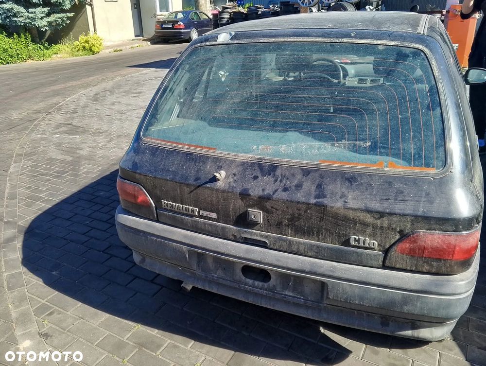 Renault Clio I (91-96r.) 1.2 B 54KM. Silnik  E7F - C174775 Skrzynia JB1046 (S646543) lakier NV676 – Pearlescent black BC.Cały na części.GWARANCJA !!! Przód Tył Zestaw Komplet Drzwi Klapa Zderzak Błotnik Maska Grill Atrapa Szyba Pas Lampa Lusterko Boczki Fotel Kanapa Kokpit Deska Rozdzielcza Przełącznik Włącznik Sterownik Przewody Wiązka Instalacja Moduł Komputer Czujnik Listwa Pompa Alternator Wtryski Głowica Rozrusznik Kompresor Sprzęgło Dwumas Silnik Skrzynia ABS Klimatyzacji Paliwa Wspomagania Kolektor Turbina Przepustnica Zawór Chłodnica Koło Hak Belka Sanki Zawieszenie Mcpherson Półoś Amortyzator Wydech Tłumik Zacisk Most - 3