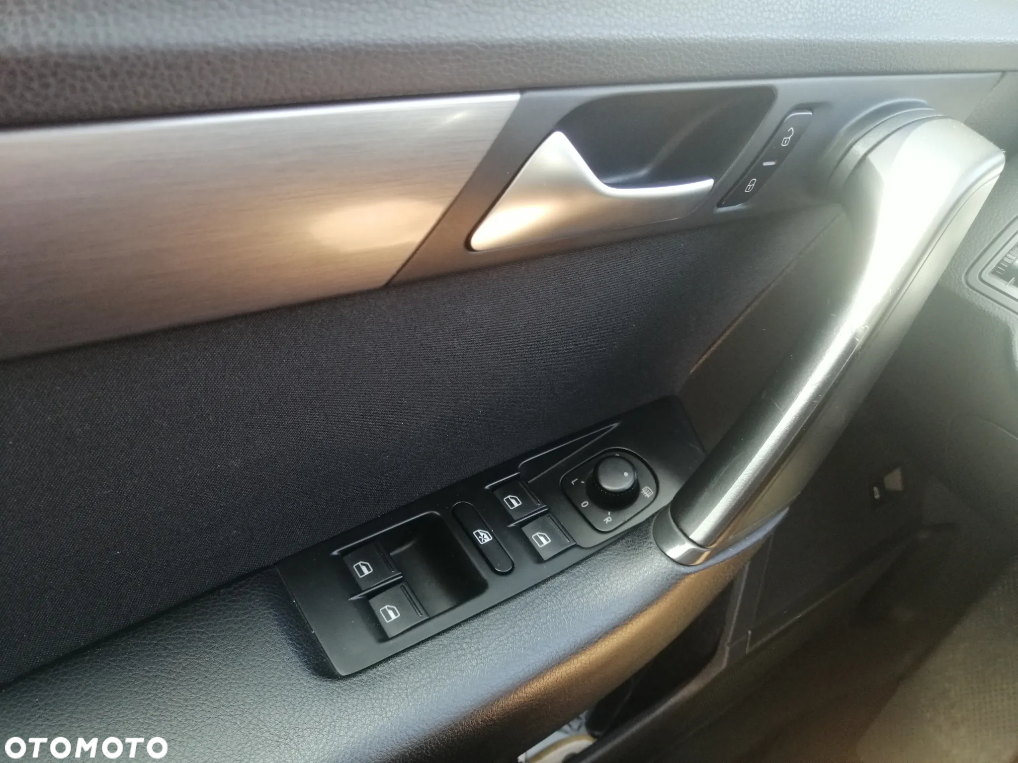 Volkswagen Passat 2.0 TDI Comfortline DSG - 11