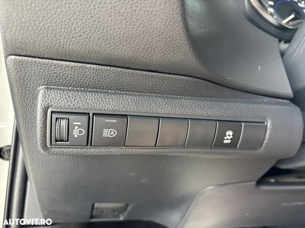Toyota Corolla 1.8 HSD Business - 29