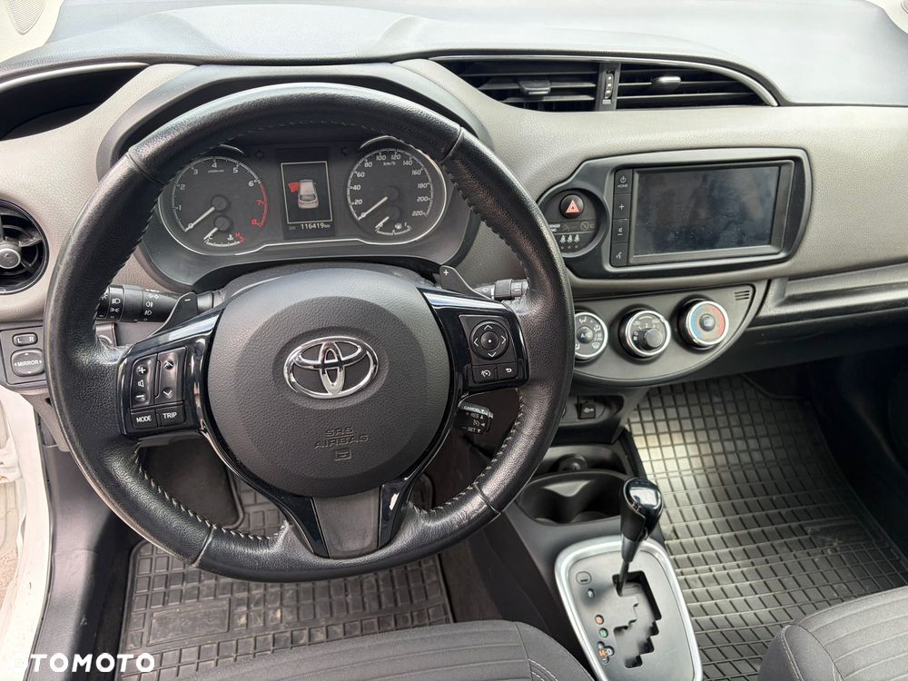 Toyota Yaris - 11