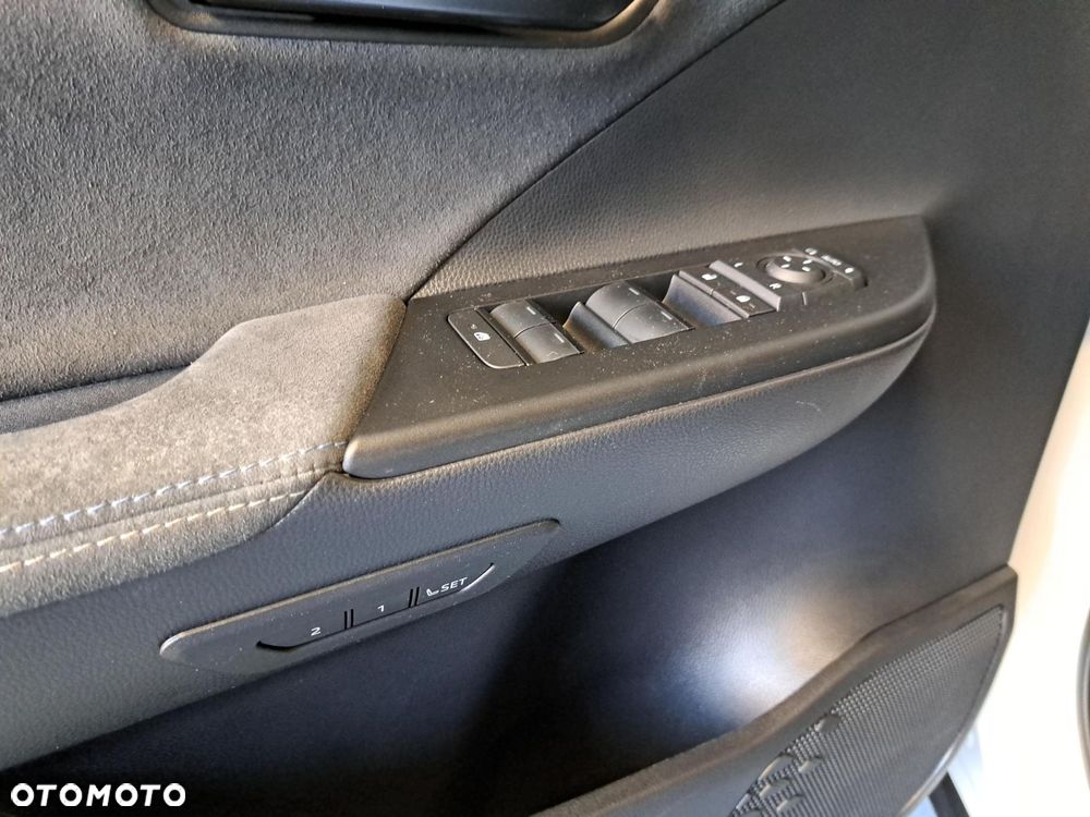 Toyota C-HR 1.8 Hybrid Executive - 34