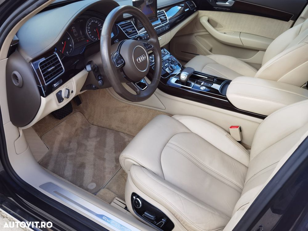 Audi A8 - 7