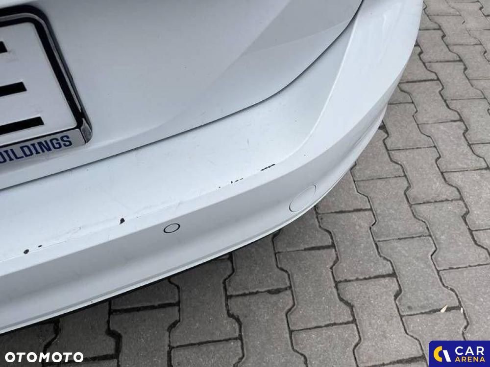 Volkswagen Passat - 34