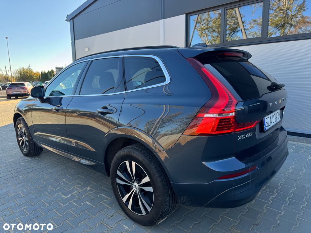 Volvo XC 60 B4 D Geartronic Momentum Pro - 3
