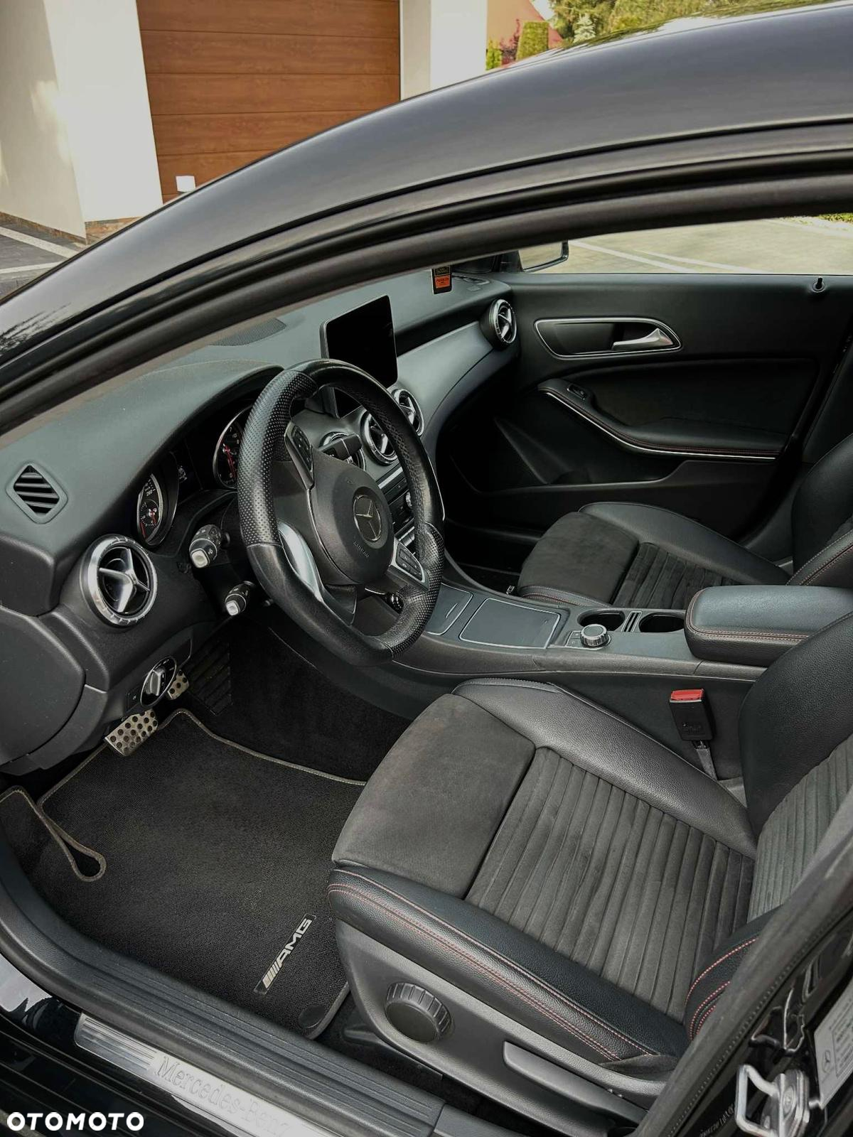 Mercedes-Benz CLA 220 4-Matic AMG Line - 7