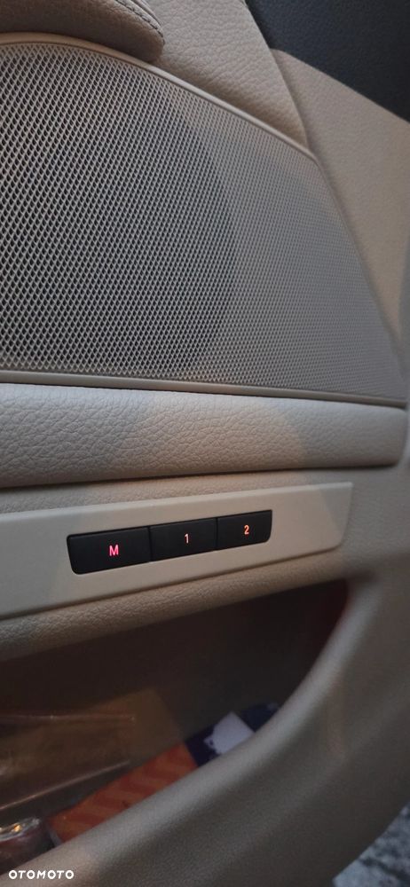 BMW Seria 5 530d xDrive Luxury Line - 27