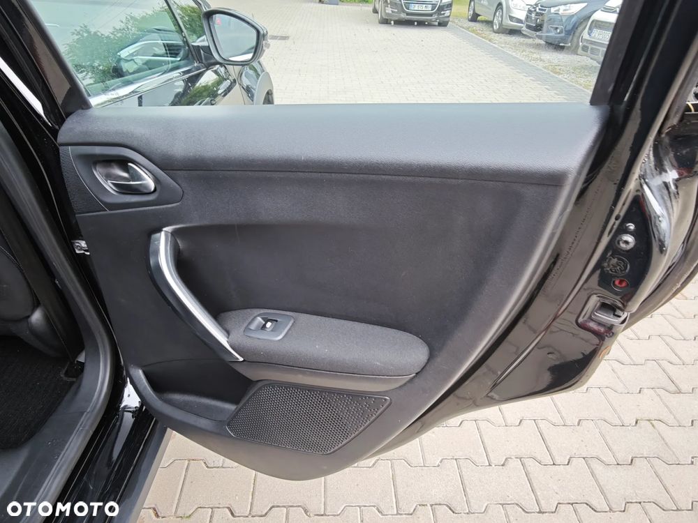 Peugeot 2008 1.6 BlueHDi Crossway S&S - 18